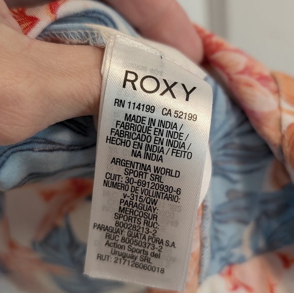 NWOT Roxy Floral Red, White & Blue Dress Size M - Picture 11 of 11